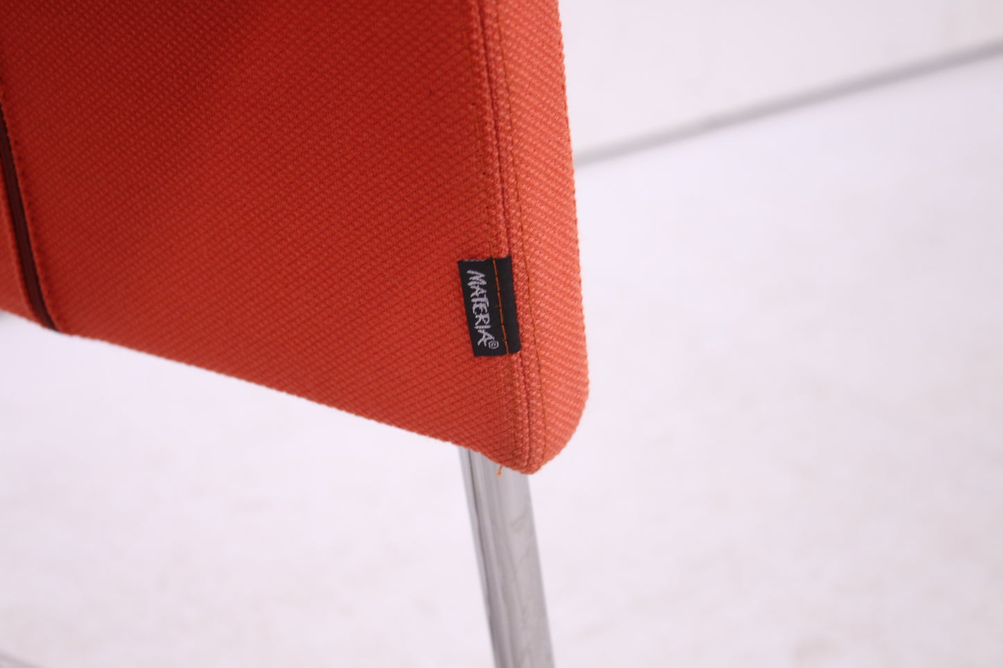 Materia Plint -jakkara, punainen