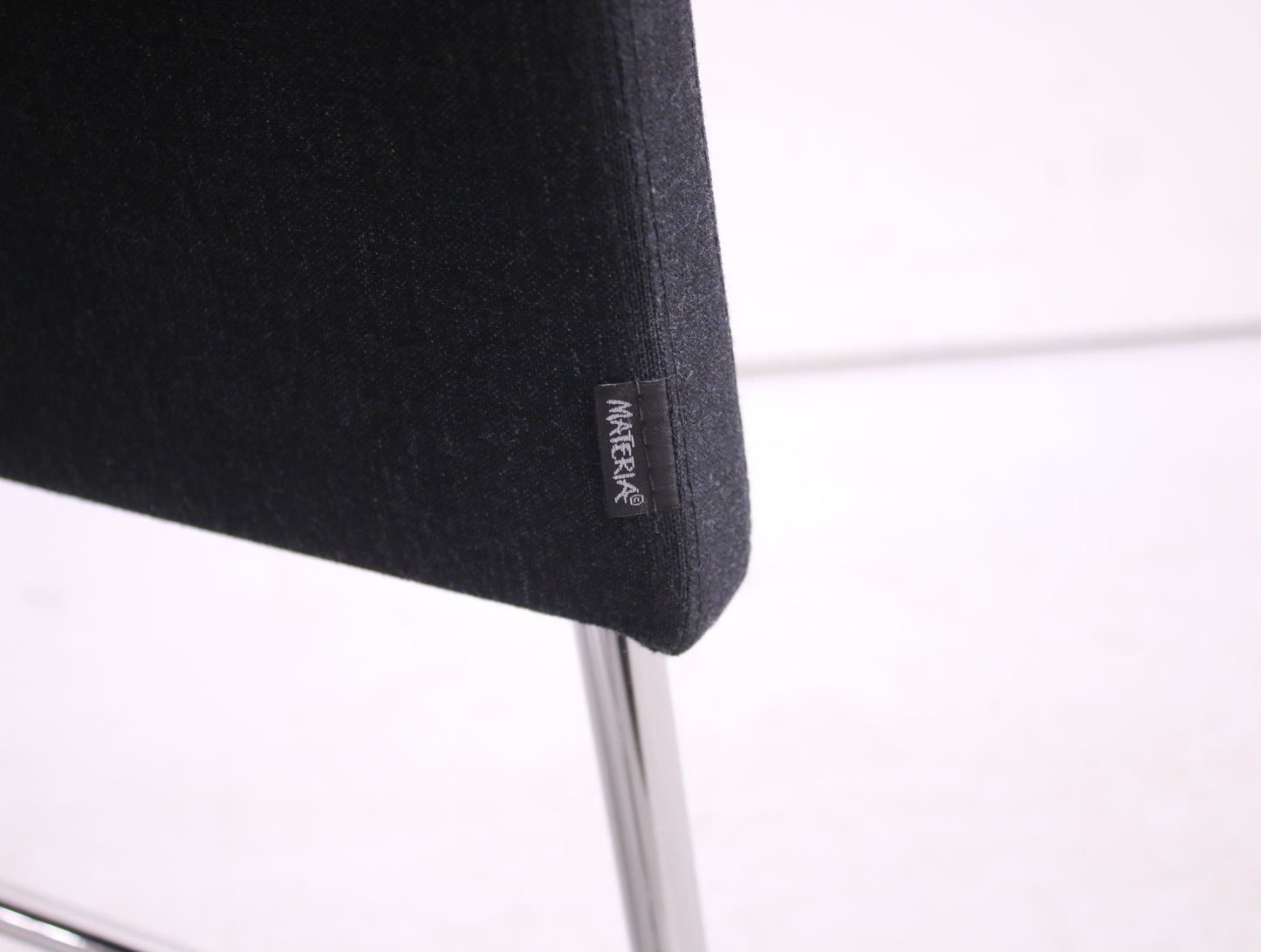 Materia Plint -jakkara, tummanharmaa