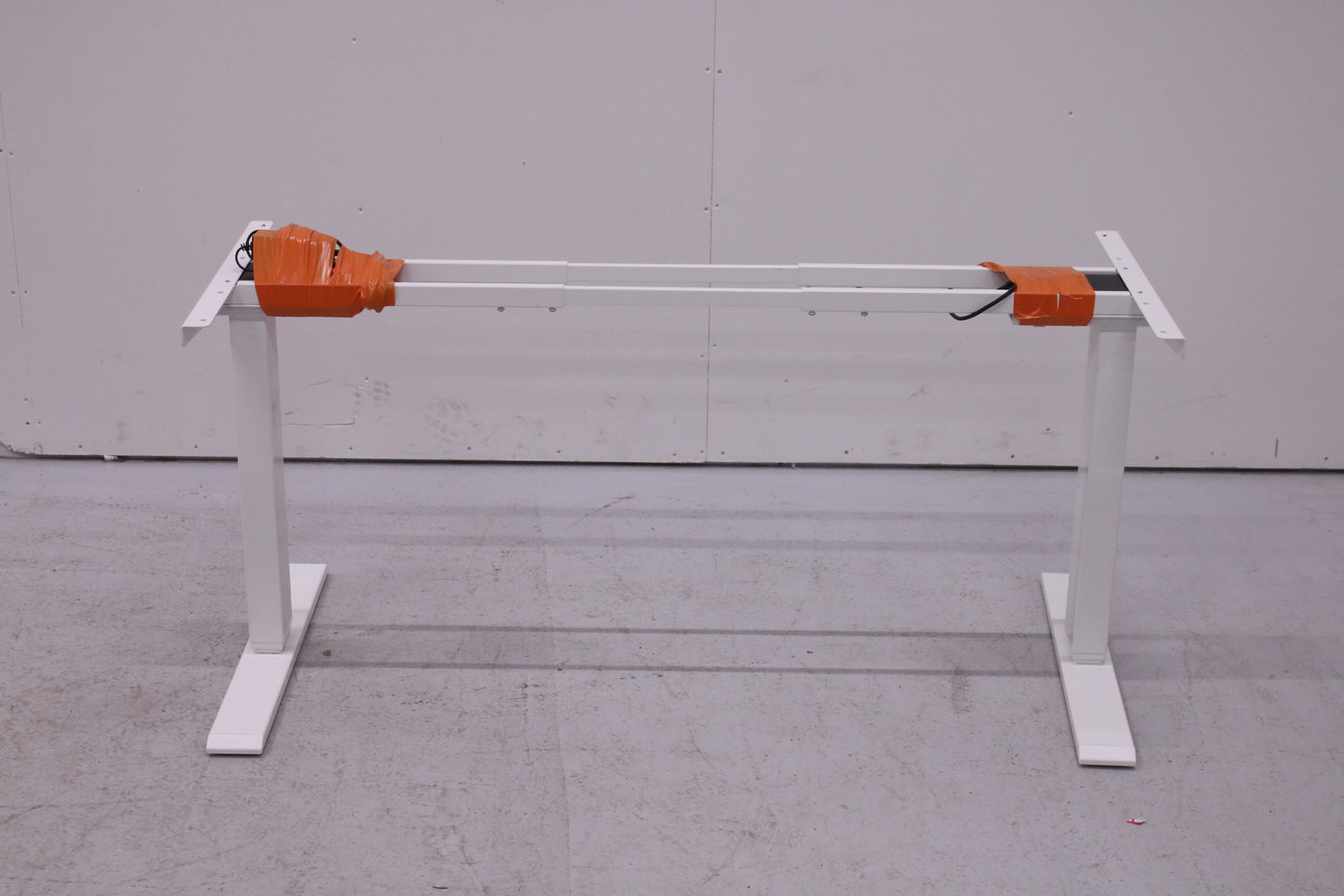 Basic sähköpöytä, valkoinen (Eri kansi kokoja 100-140 cm)
