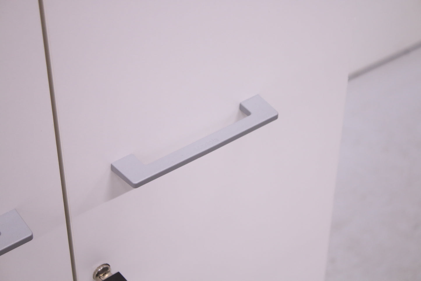 Martela Combo-pukukaappi, valkoinen