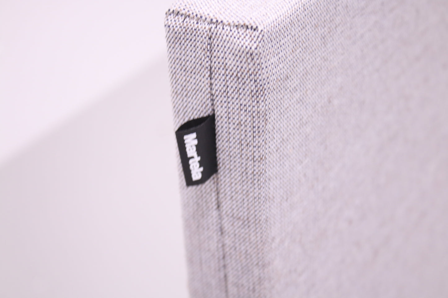 Martela Face lattiaseinäke, harmaa 130x80