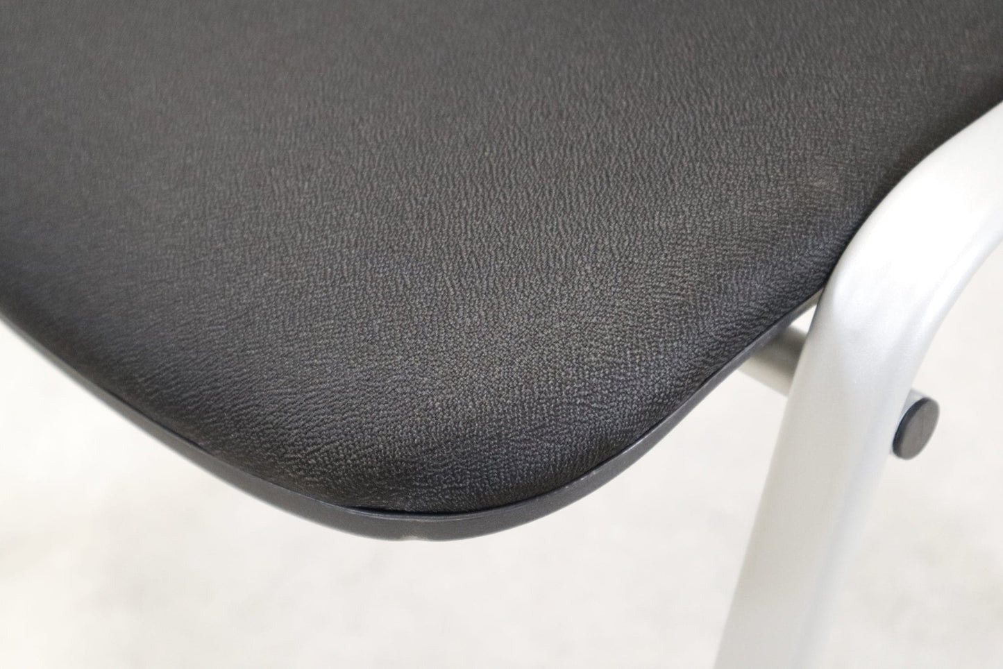 Aino asiakastuoli - Suomen Kalustekeskus