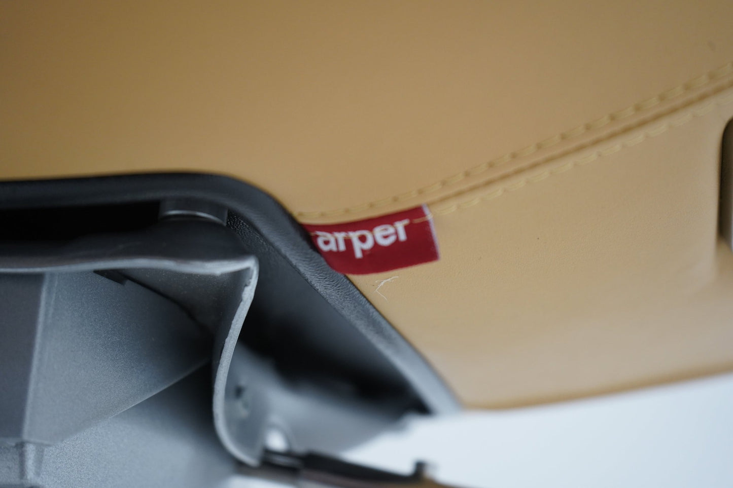 Arper Catifa 53 Executive - nahkainen design - neuvottelutuoli - Suomen Kalustekeskus