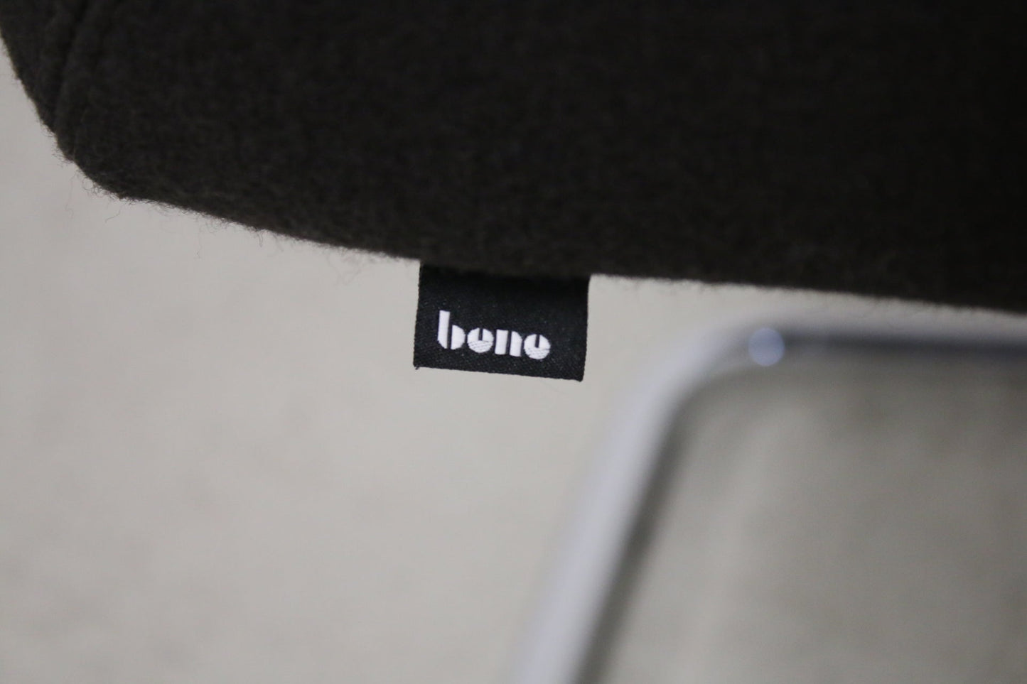 Bene Dexter - asiakastuoli musta kangas - Suomen Kalustekeskus