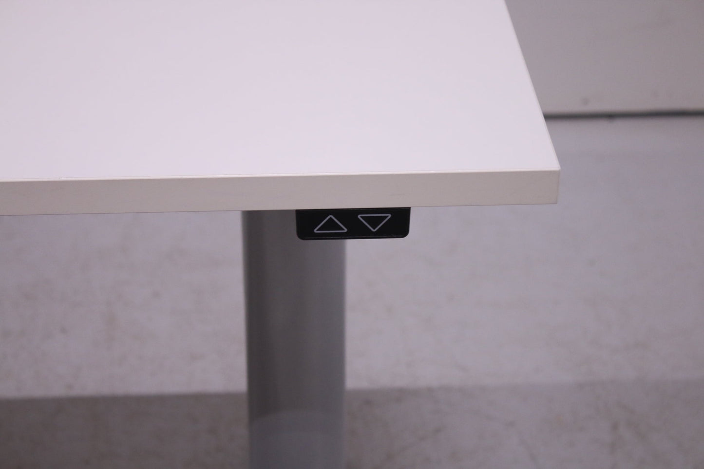 EFG sähköpöytä harmaa / valkoinen 180x60 - Suomen Kalustekeskus