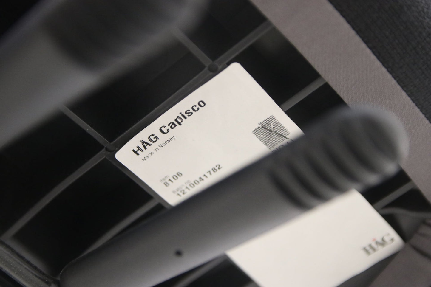 Håg Capisco 8106 musta - Suomen Kalustekeskus