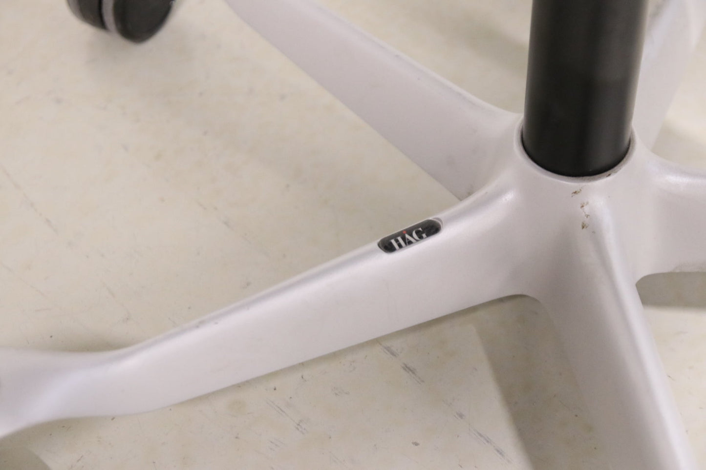 Håg H04 työtuoli käsinojilla - Suomen Kalustekeskus