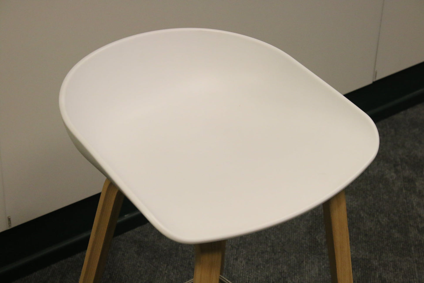 Hay AAS32 - baarituoli - Suomen Kalustekeskus