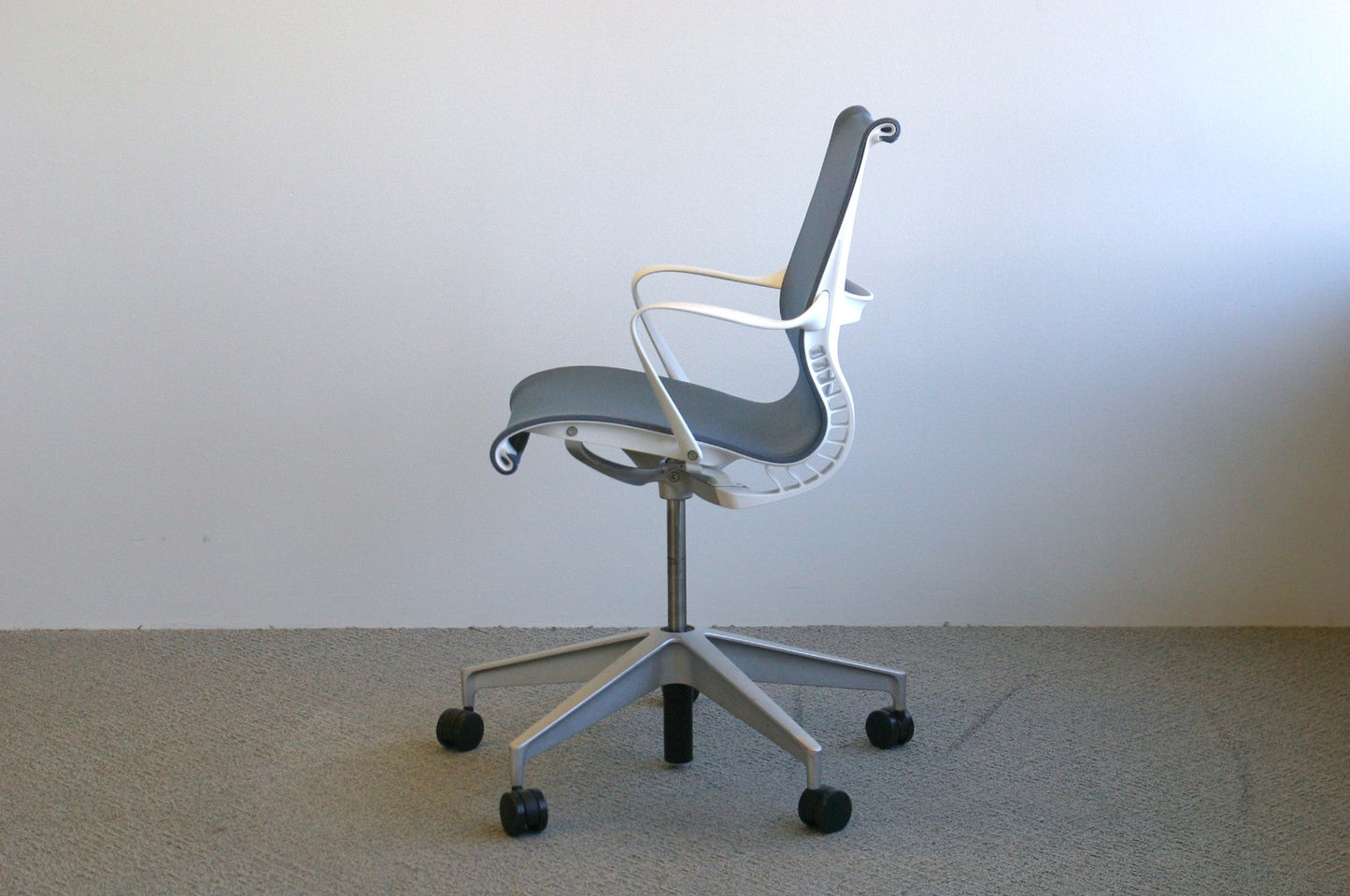 Herman Miller Setu - työtuoli & neuvottelutuoli - Suomen Kalustekeskus