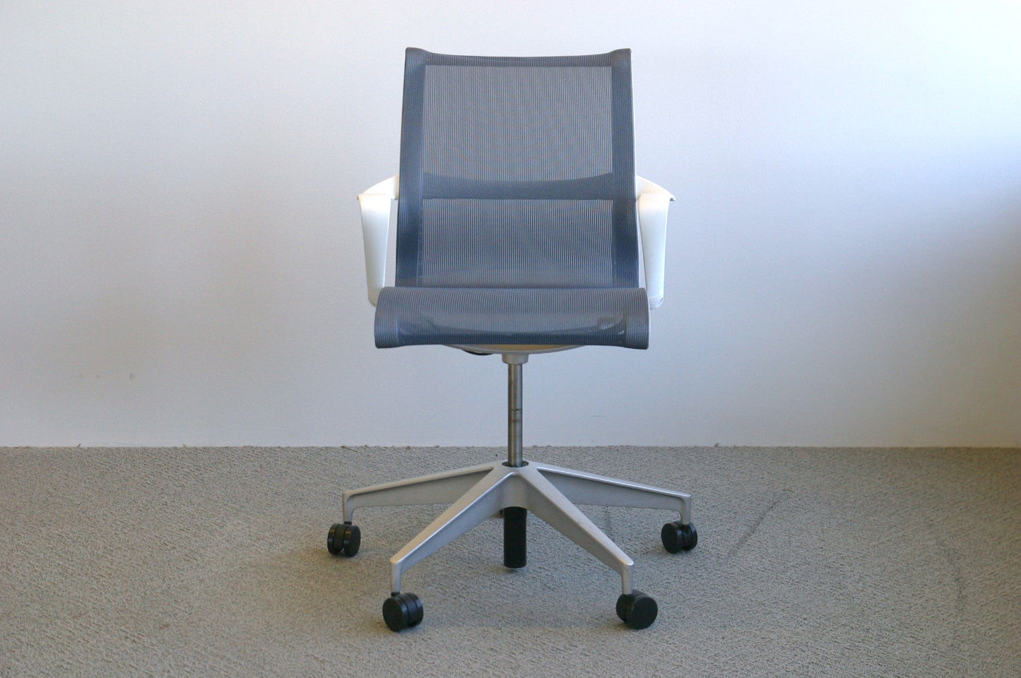Herman Miller Setu - työtuoli & neuvottelutuoli - Suomen Kalustekeskus
