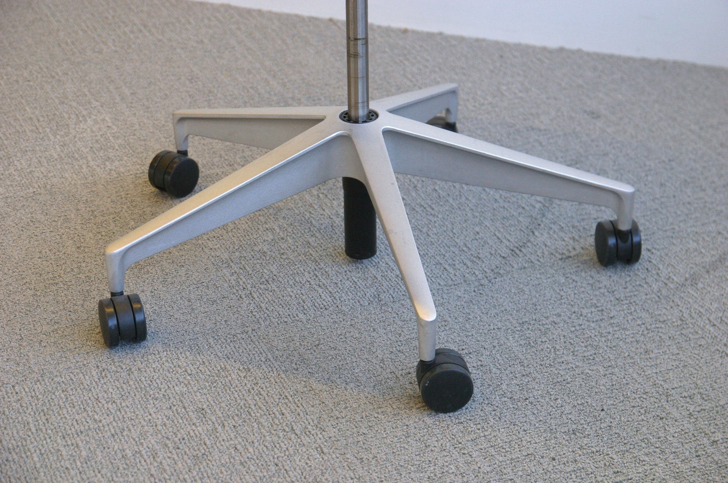 Herman Miller Setu - työtuoli & neuvottelutuoli - Suomen Kalustekeskus