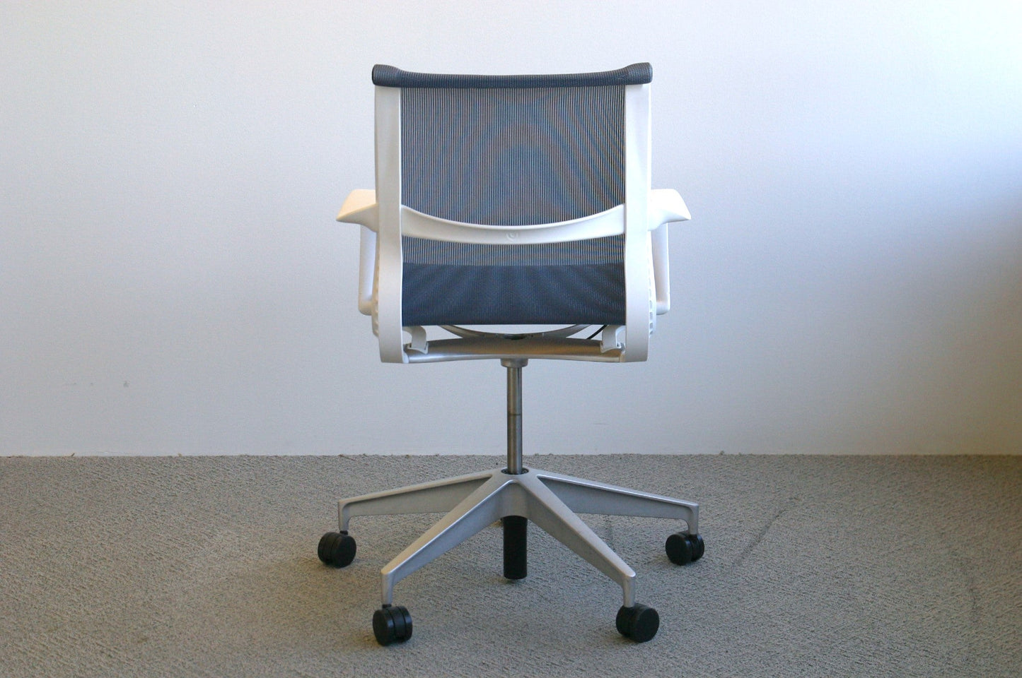 Herman Miller Setu - työtuoli & neuvottelutuoli - Suomen Kalustekeskus