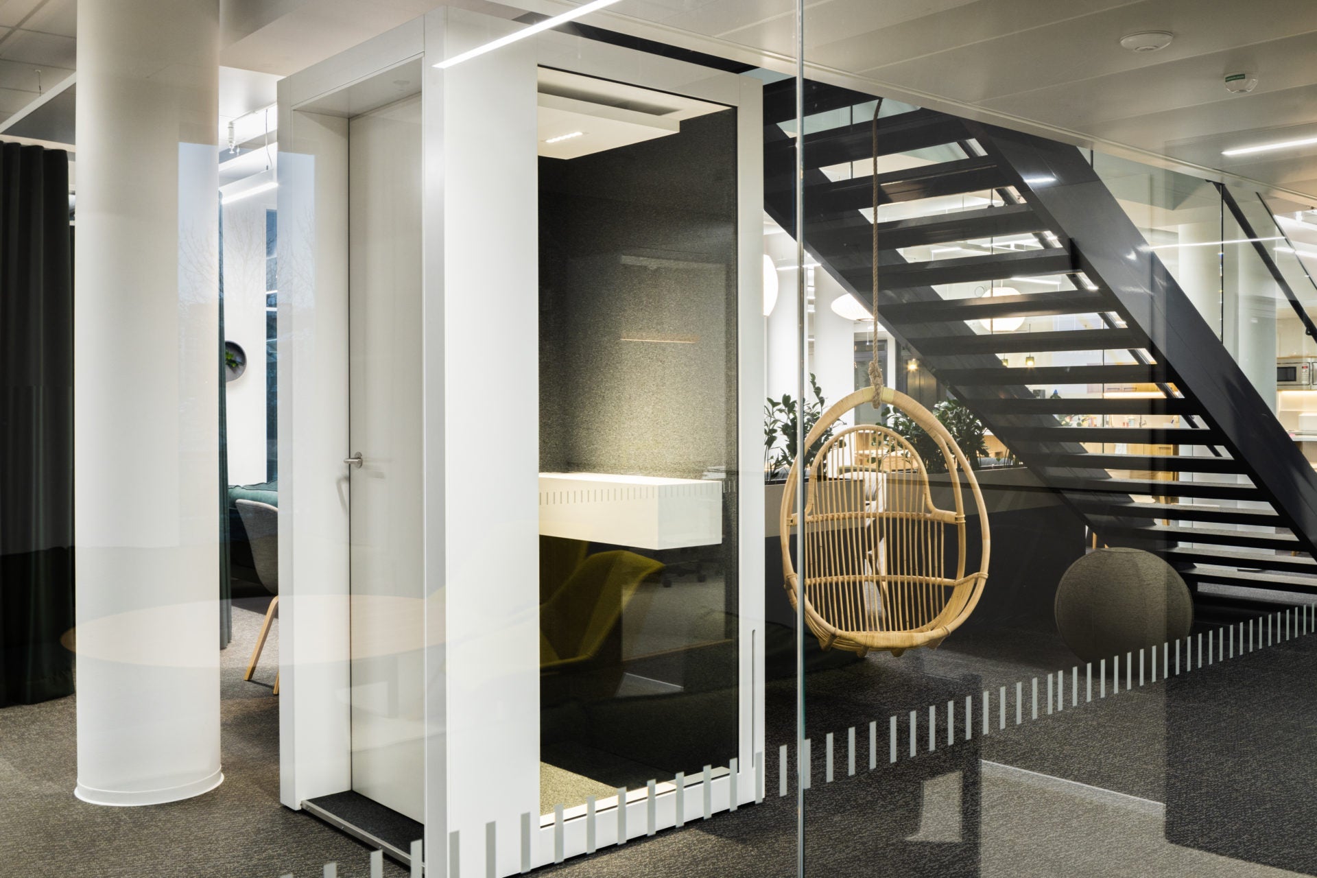 Into POD PHONE puhelinkoppi - Suomen Kalustekeskus