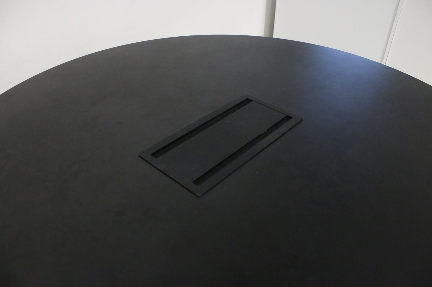 Isku Oksa korkea neuvottelupöytä - Suomen Kalustekeskus