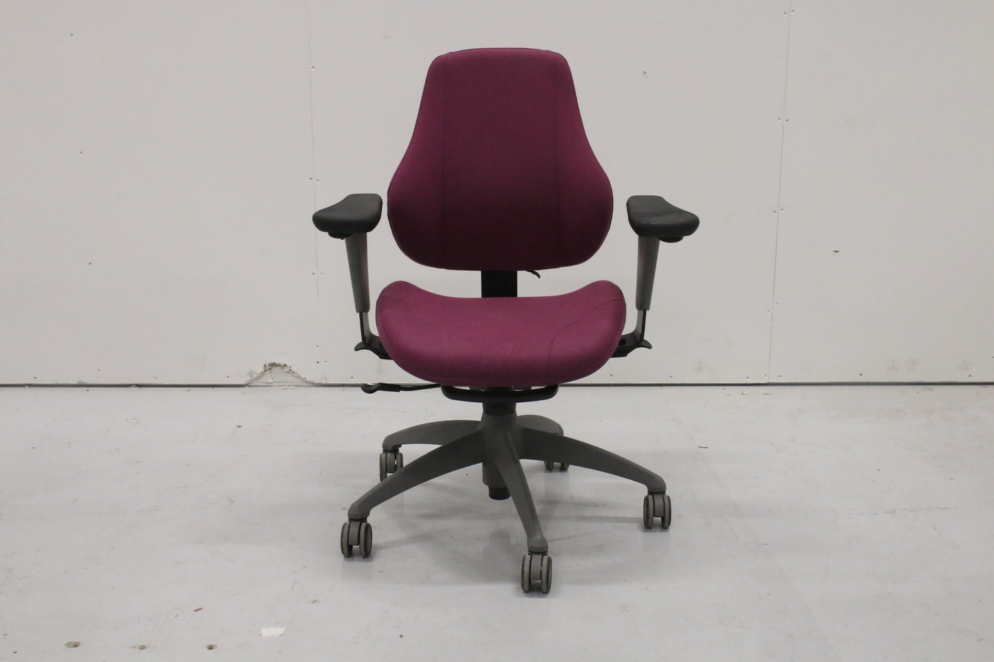 Isku Step - työtuoli, purppura - Suomen Kalustekeskus