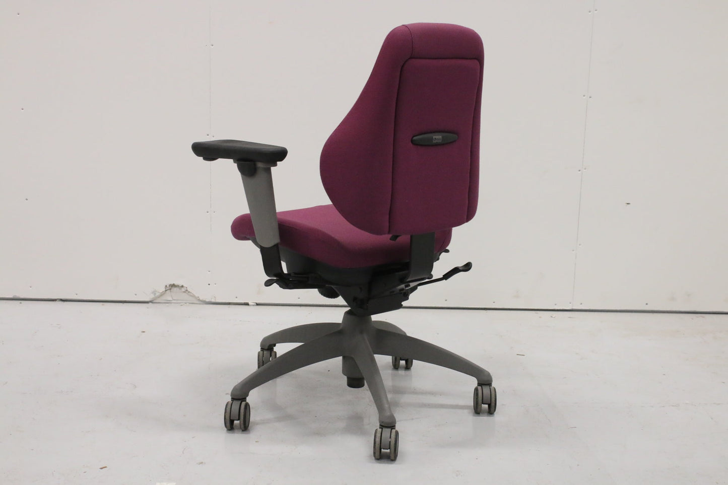 Isku Step - työtuoli, purppura - Suomen Kalustekeskus