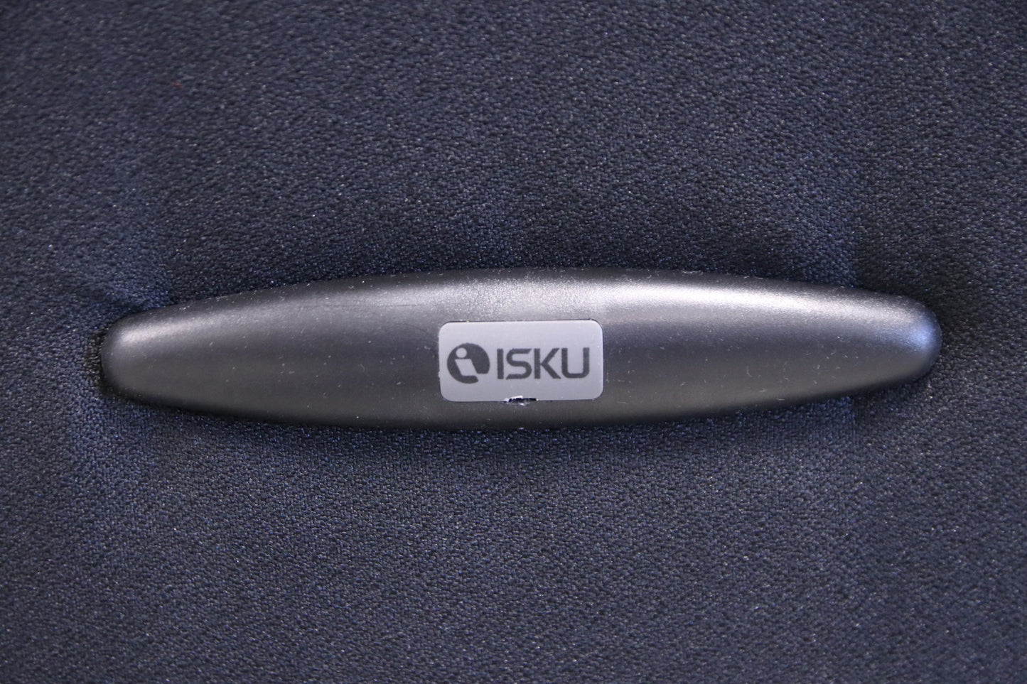 Isku Step uudelleenverhoiltu musta, iso istuin - Suomen Kalustekeskus
