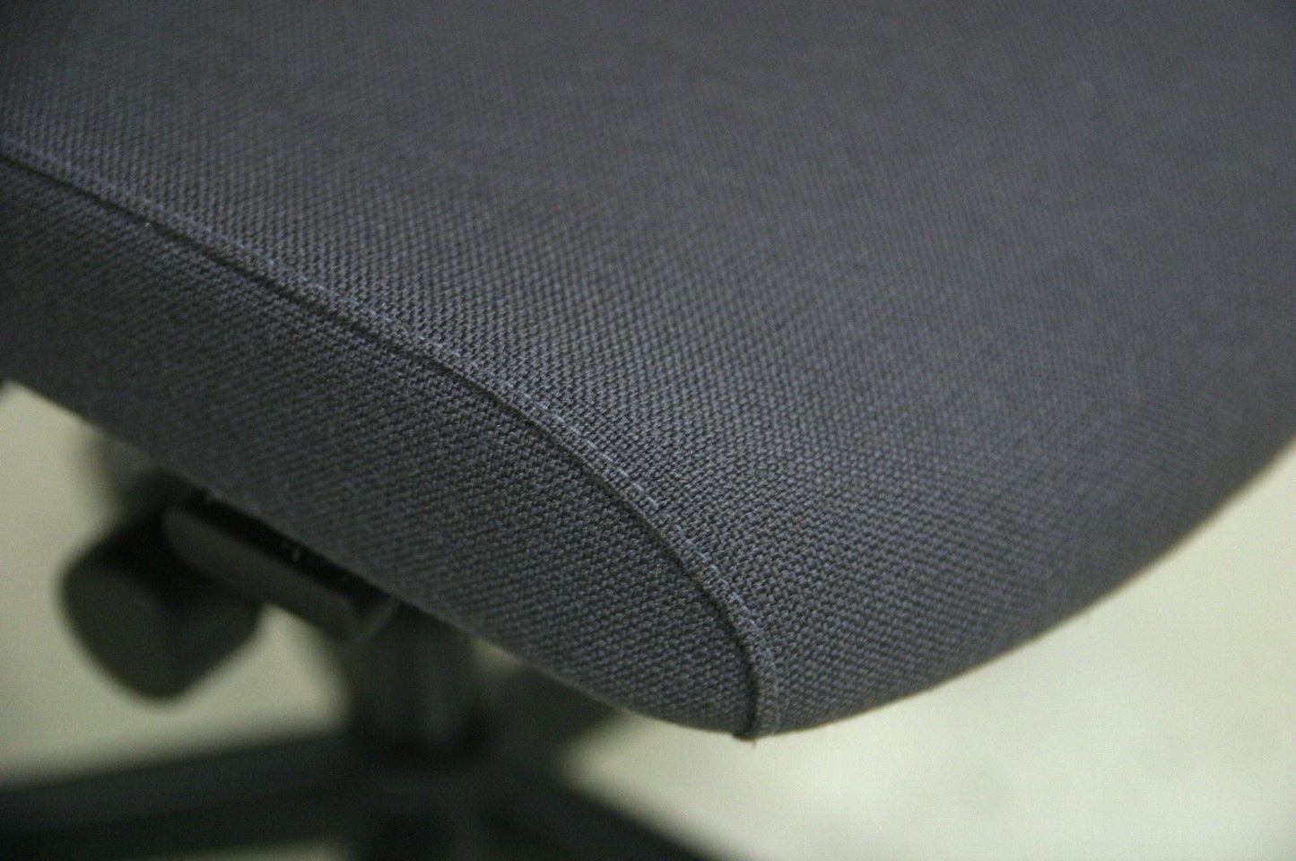 Isku Still S1 - työtuoli harmaa - Suomen Kalustekeskus