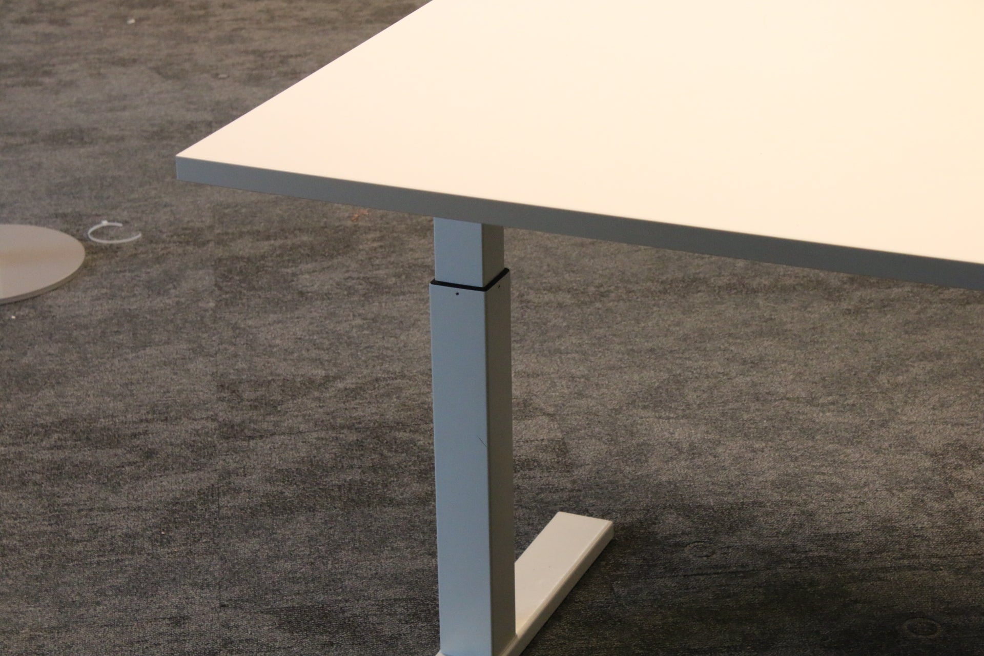 Isku valkoinen sähköpöytä 160x80 - Suomen Kalustekeskus