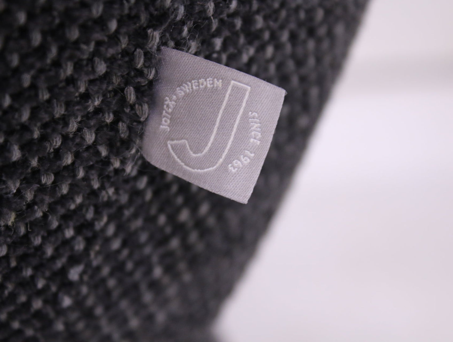 JESOLO käsinojallinen tuoli - Suomen Kalustekeskus