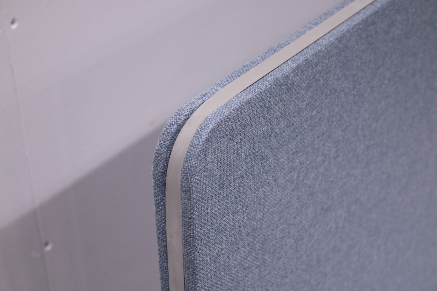 Lintex akustoiva pöytäsermi 120x70, ruuviton kiinnitys - Suomen Kalustekeskus
