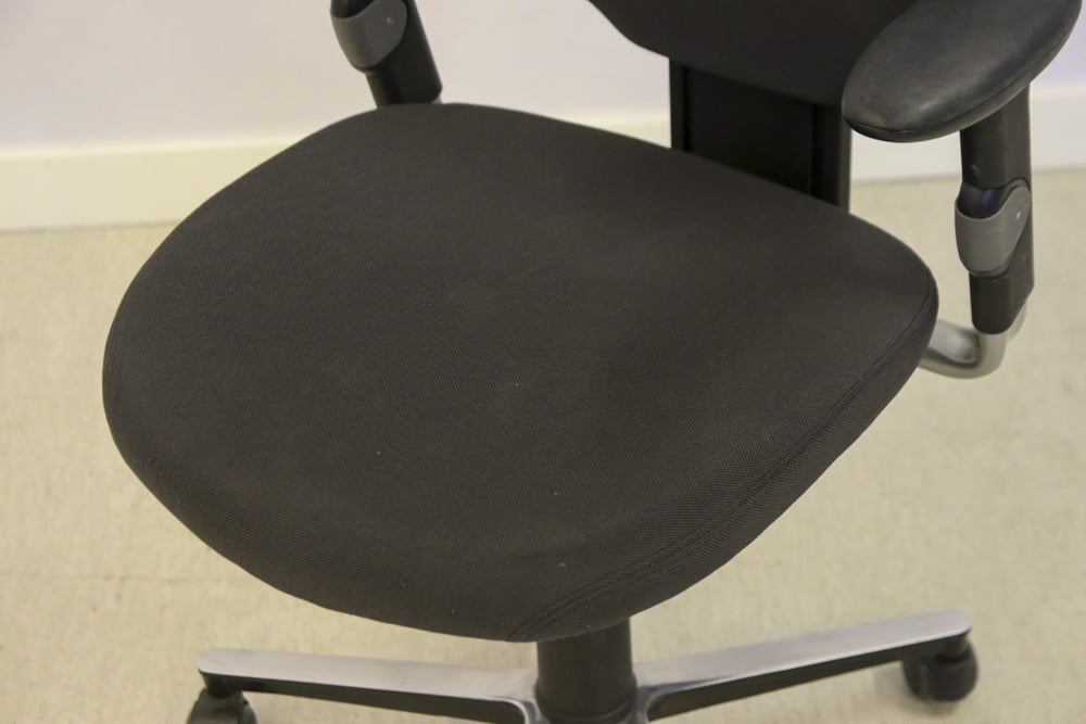 Logic työtuoli - Suomen Kalustekeskus