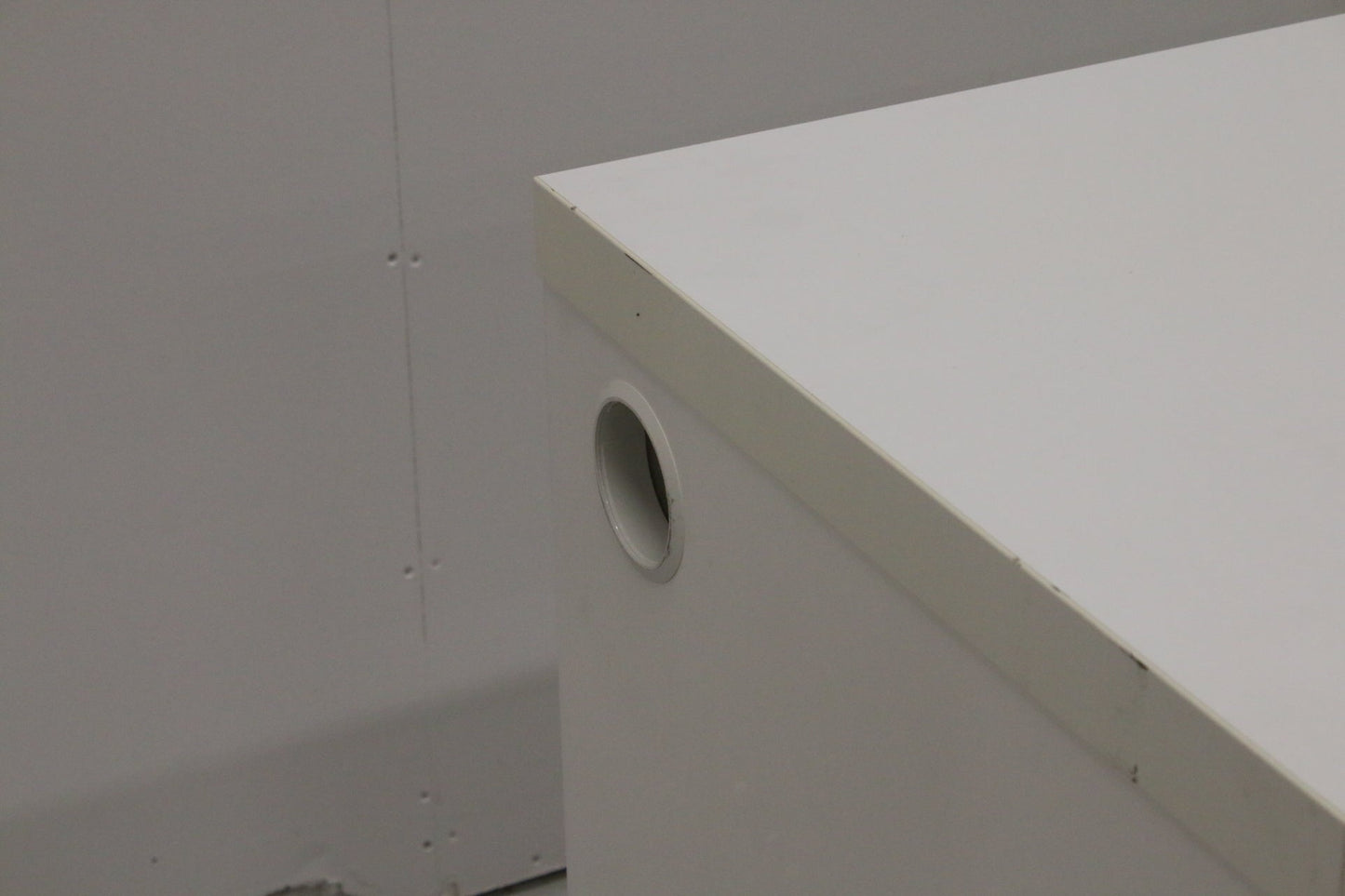 Martela Chat - puolikorkea neuvottelupöytä - Suomen Kalustekeskus