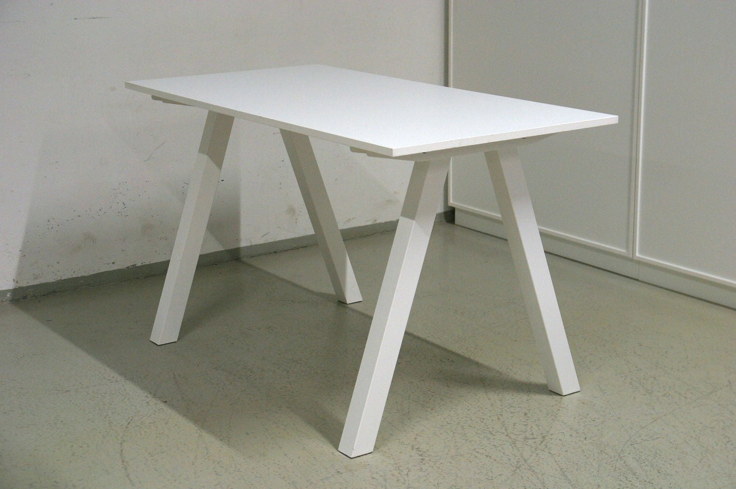 Martela Frankie puolikorkea neuvottelupöytä 160*80 - Suomen Kalustekeskus