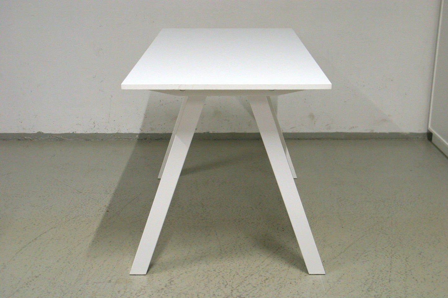 Martela Frankie puolikorkea neuvottelupöytä 160*80 - Suomen Kalustekeskus