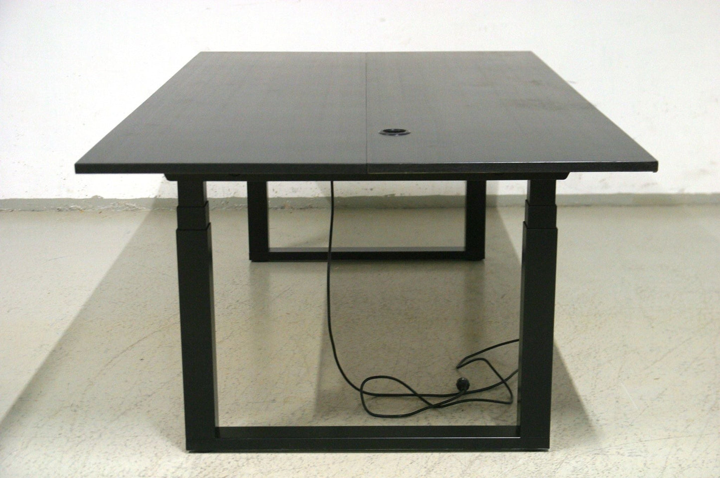 Martela Frankie sähkösäätöinen neuvottelupöytä 200*120 cm - Suomen Kalustekeskus