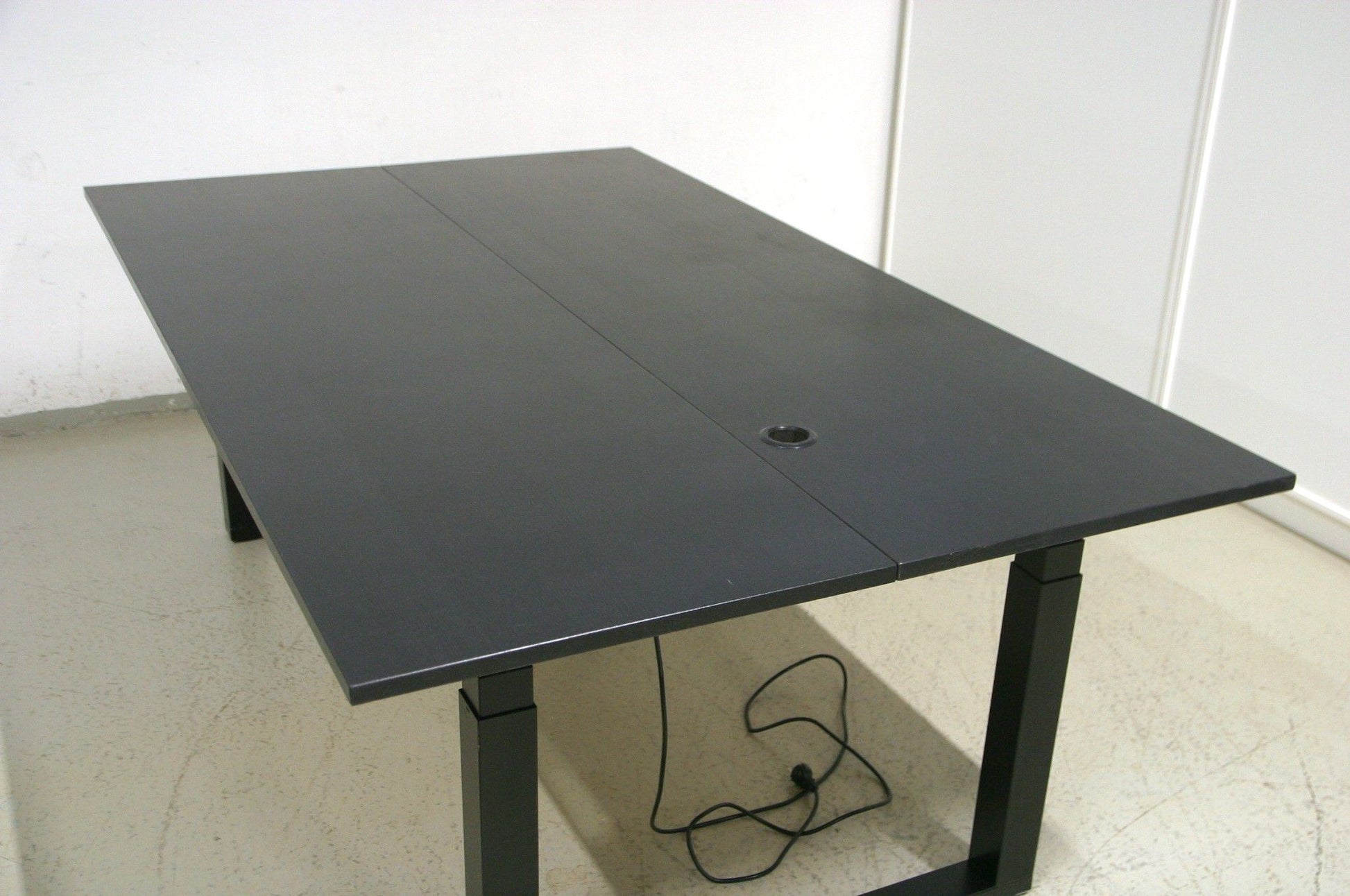 Martela Frankie sähkösäätöinen neuvottelupöytä 200*120 cm - Suomen Kalustekeskus