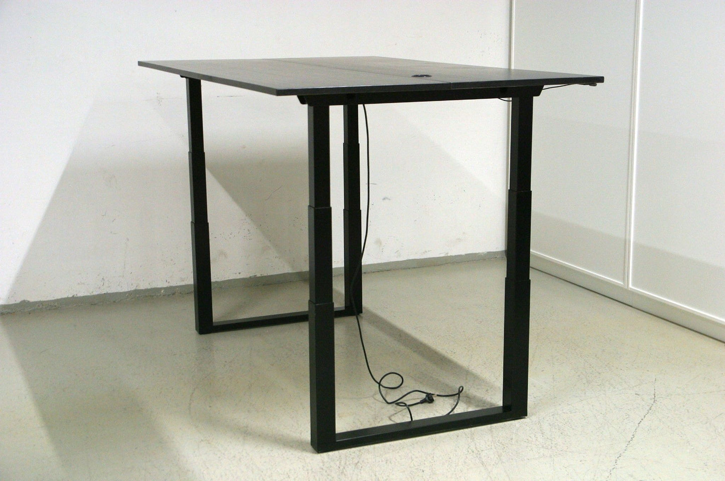 Martela Frankie sähkösäätöinen neuvottelupöytä 200*120 cm - Suomen Kalustekeskus