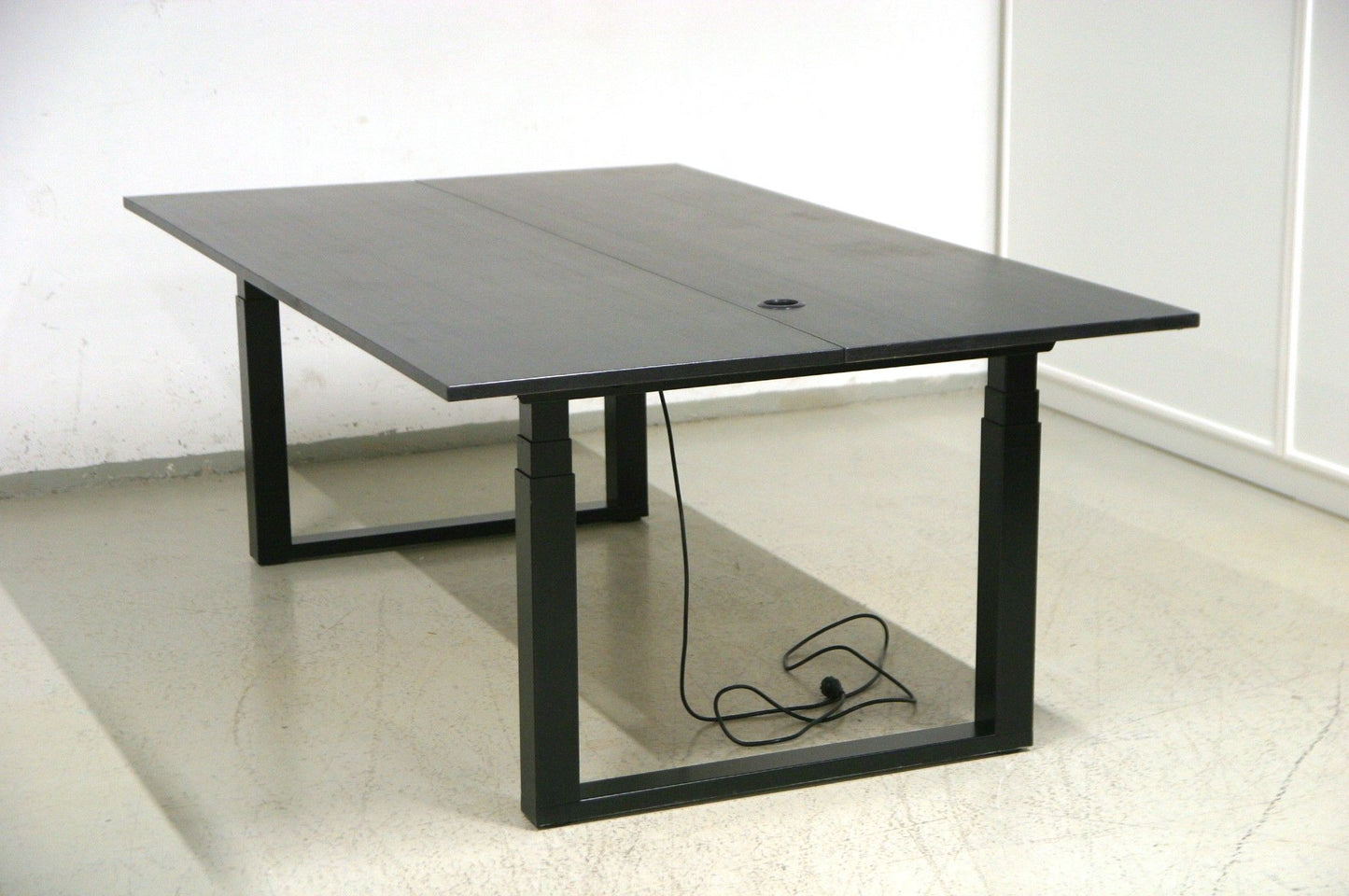 Martela Frankie sähkösäätöinen neuvottelupöytä 200*120 cm - Suomen Kalustekeskus