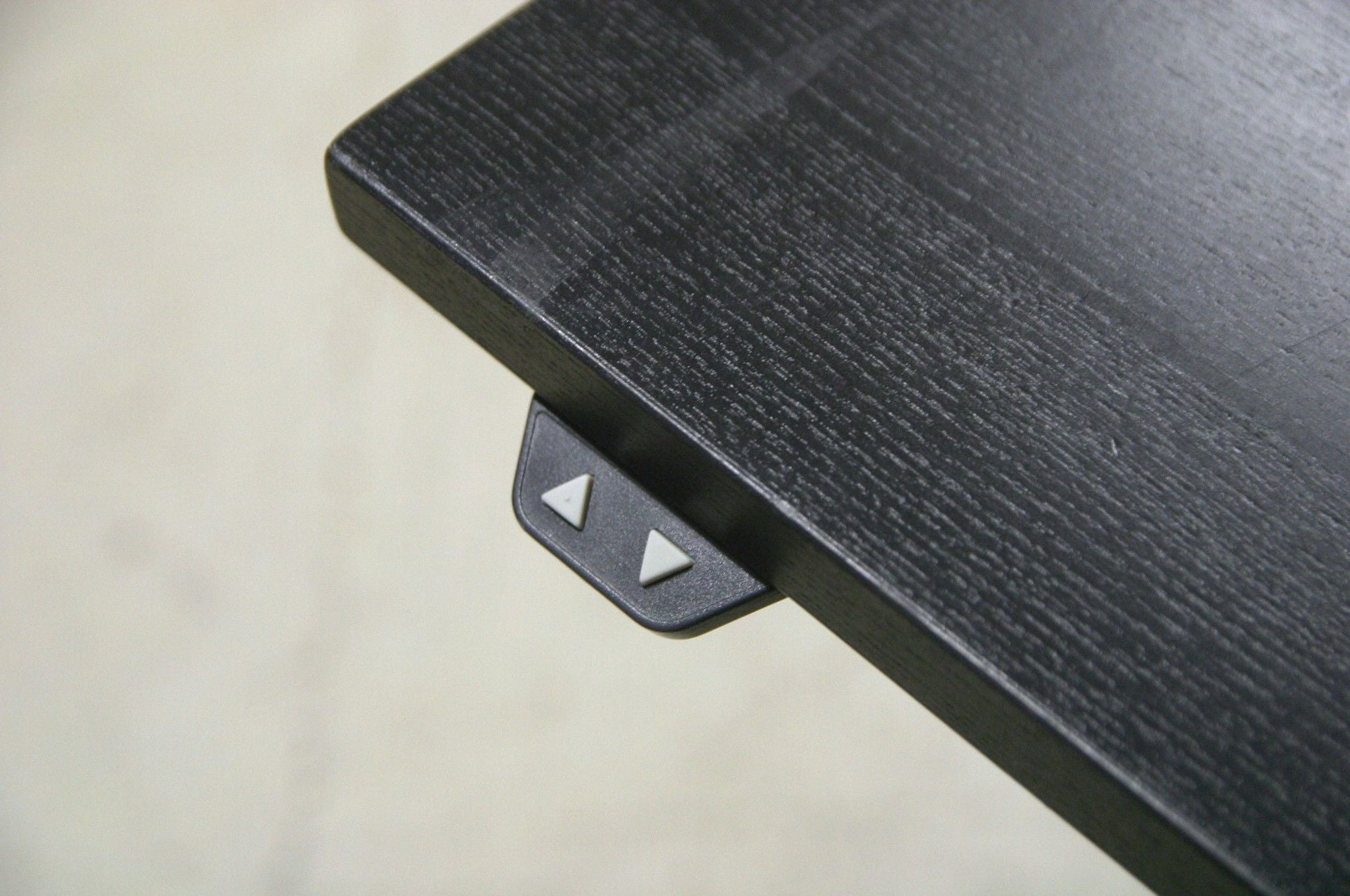 Martela Frankie sähkösäätöinen neuvottelupöytä 200*120 cm - Suomen Kalustekeskus