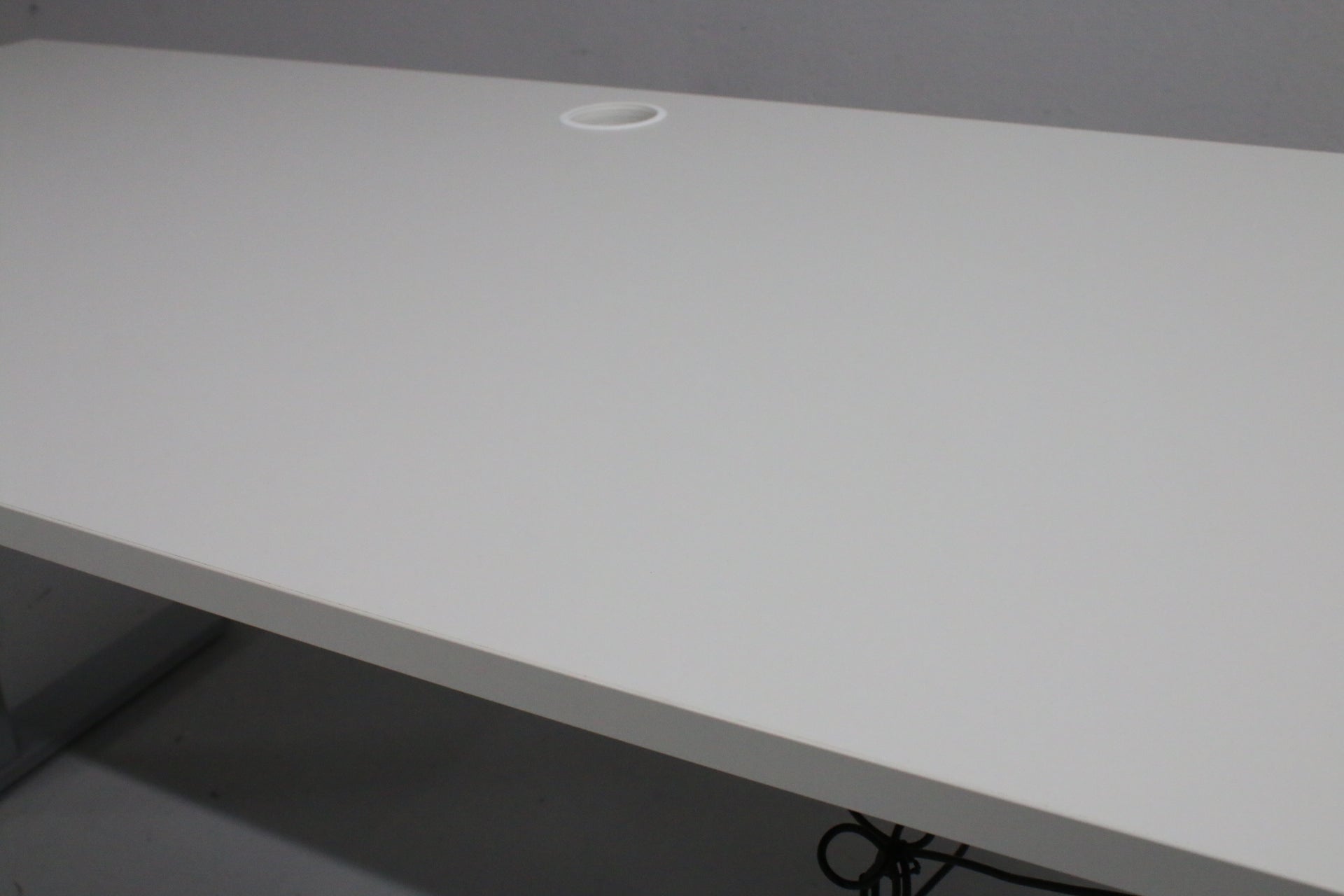 Martela Pinta EQ sähköpöytä 140*80 cm - Suomen Kalustekeskus