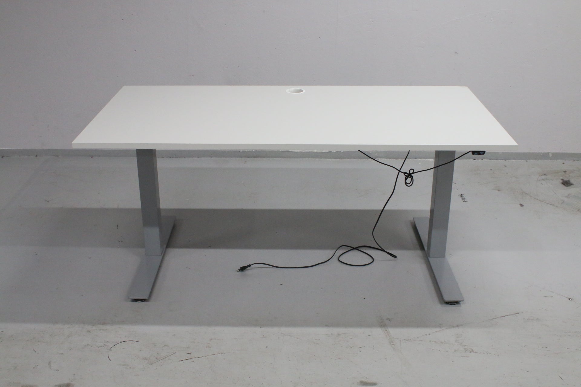 Martela Pinta EQ sähköpöytä 140*80 cm - Suomen Kalustekeskus