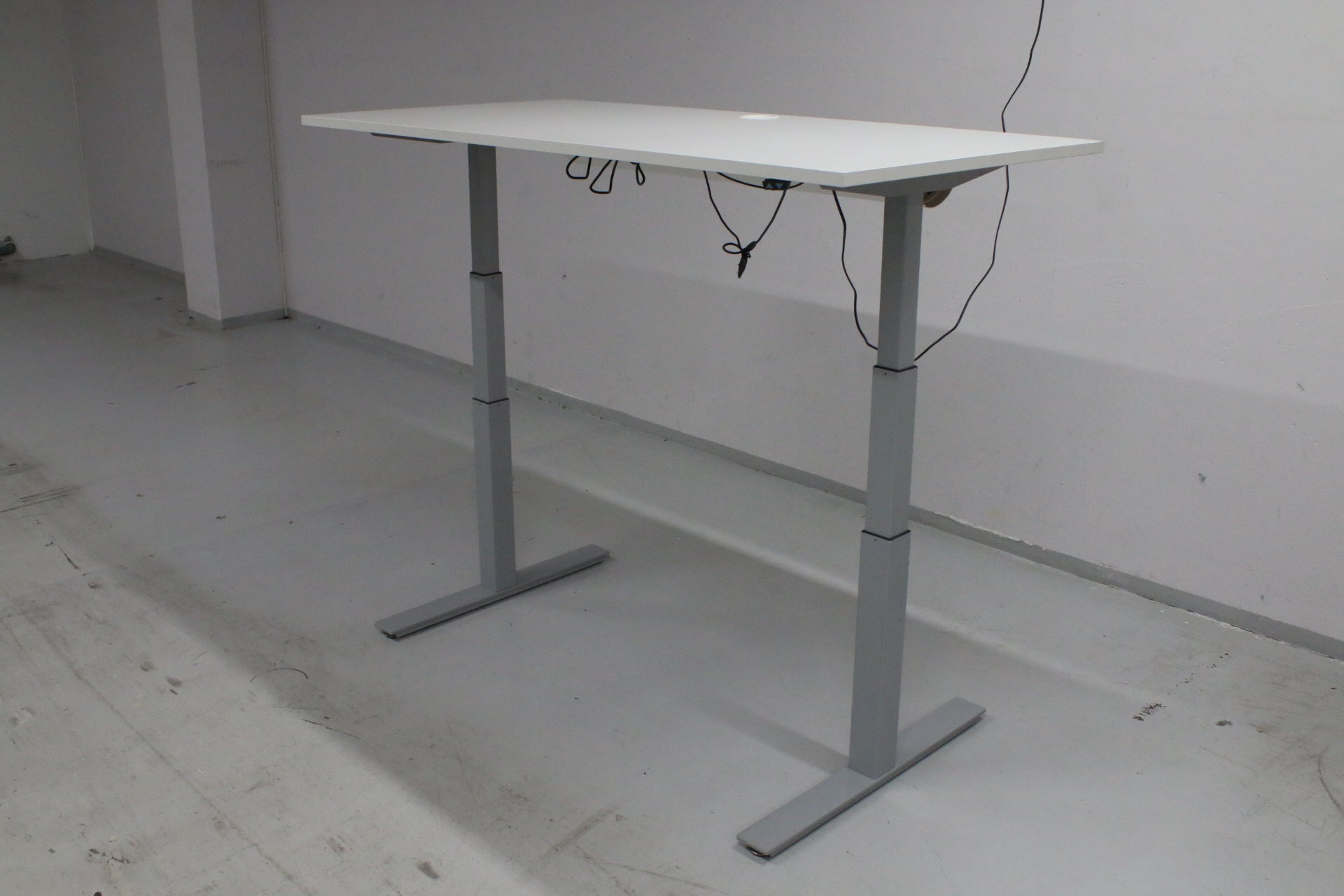 Martela Pinta EQ sähköpöytä 140*80 cm - Suomen Kalustekeskus