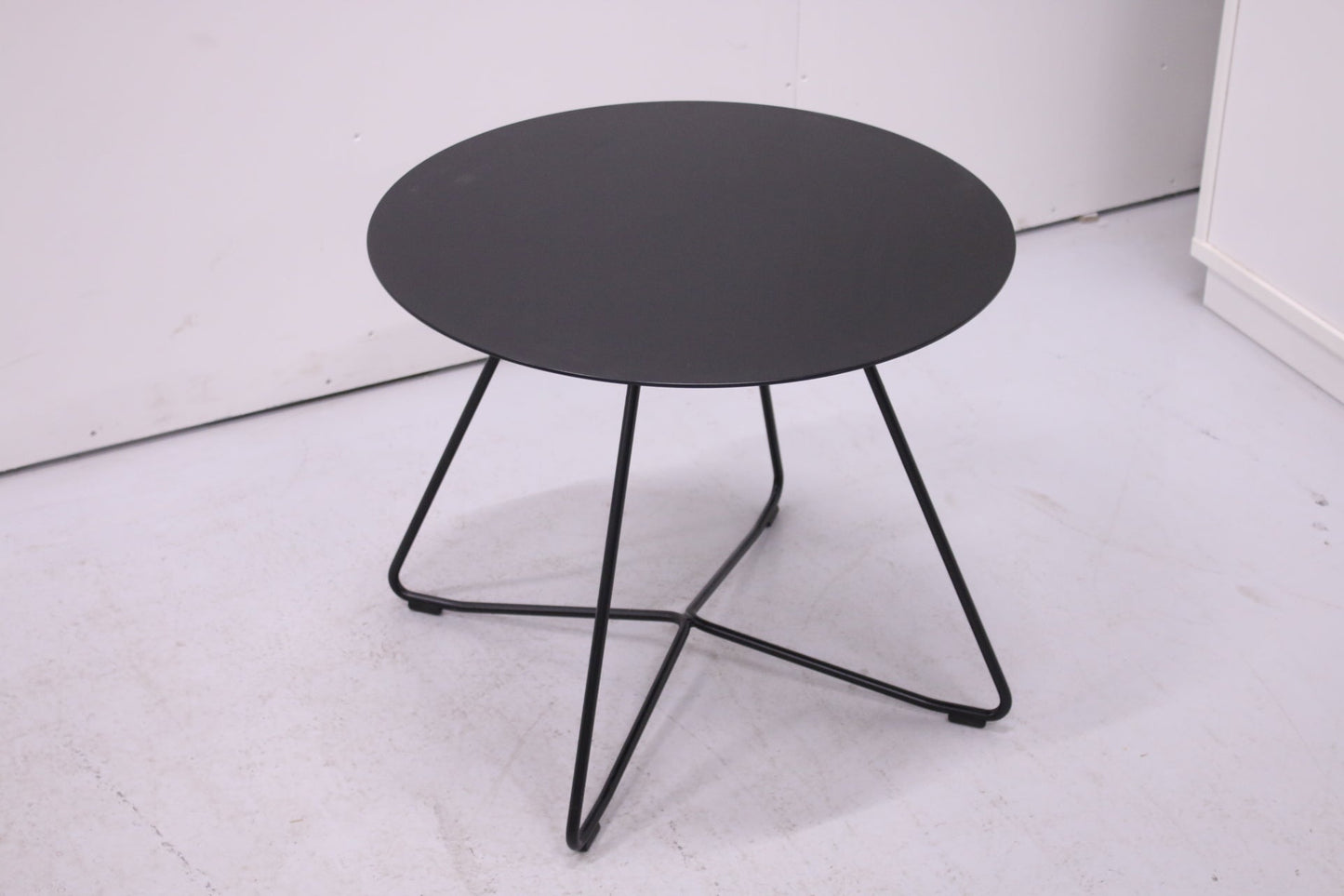 Martela Scoop - sohvapöytä, musta Ø 60 - Suomen Kalustekeskus