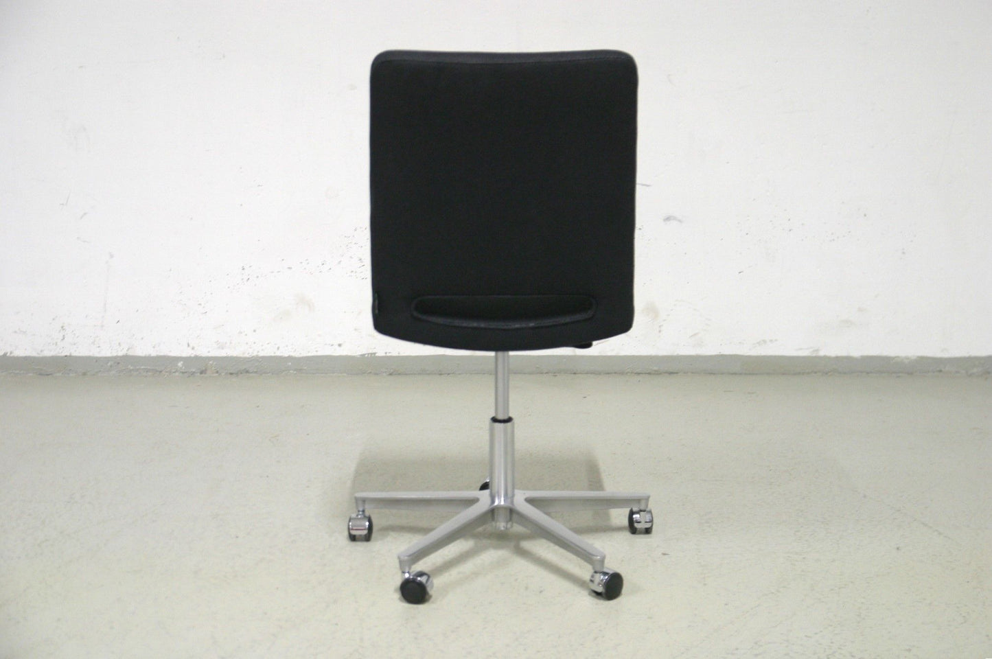 Martela Soft X neuvottelutuoli musta - Suomen Kalustekeskus