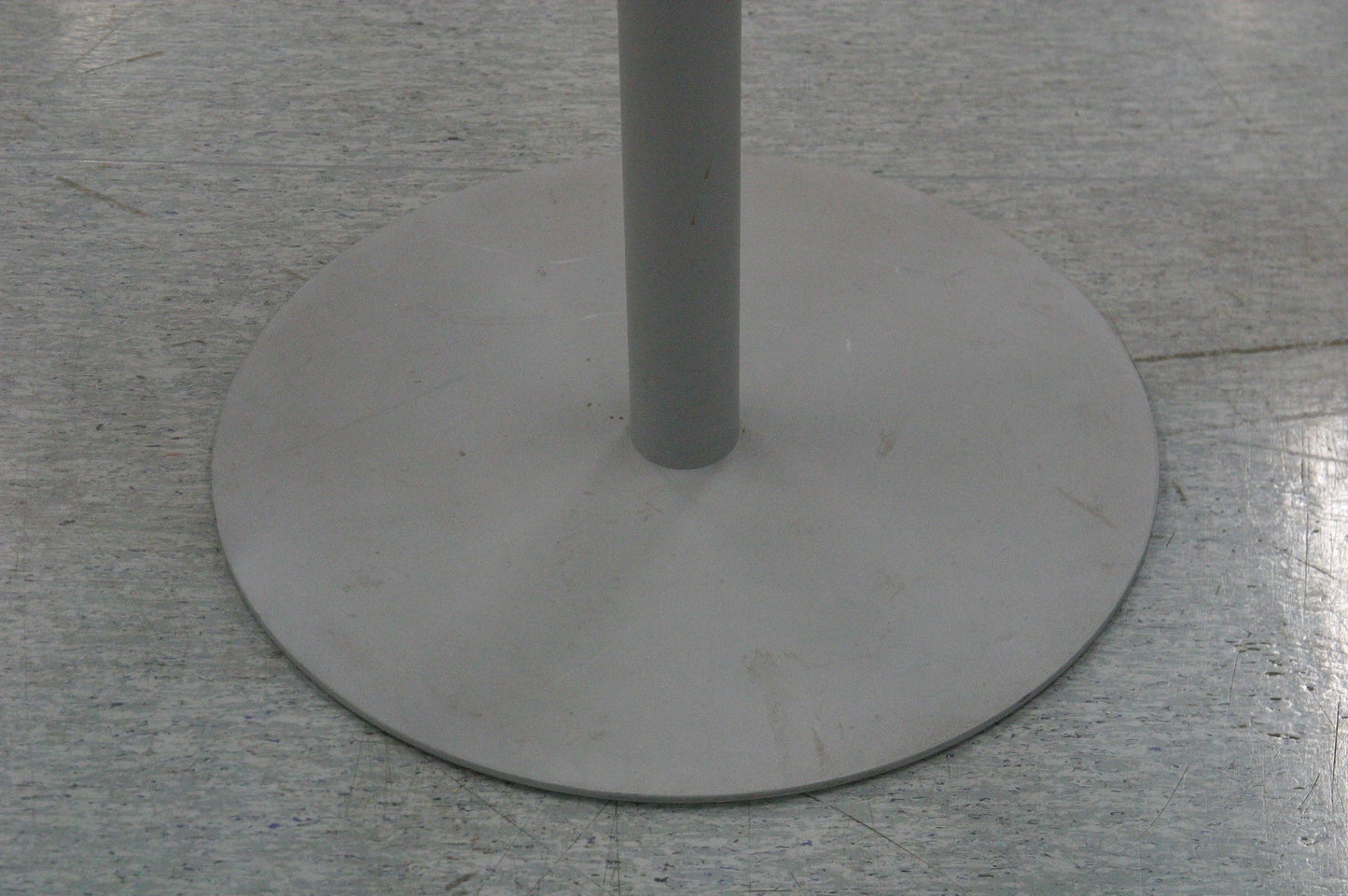 Martela Spot baaripöytä Ø 70 - Suomen Kalustekeskus