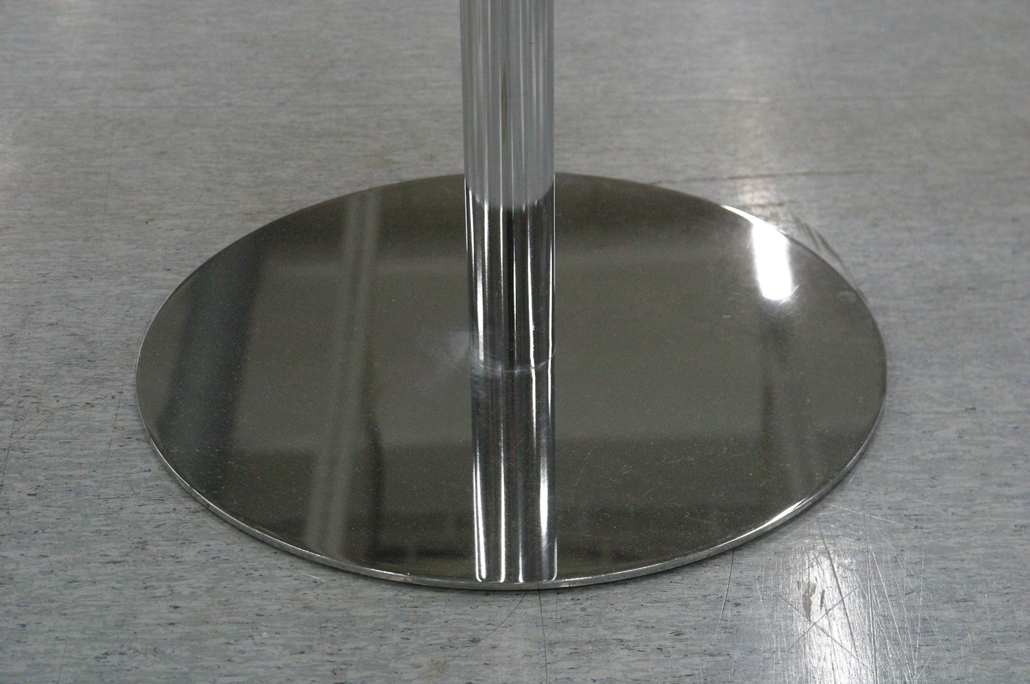 Martela Spot baaripöytä Ø 70 - Suomen Kalustekeskus