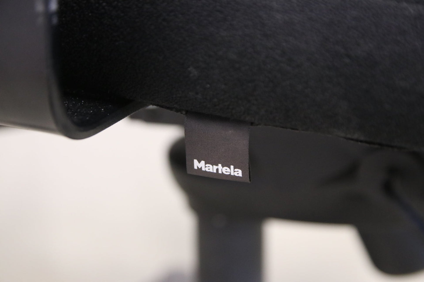 Martelan musta työtuoli - Suomen Kalustekeskus