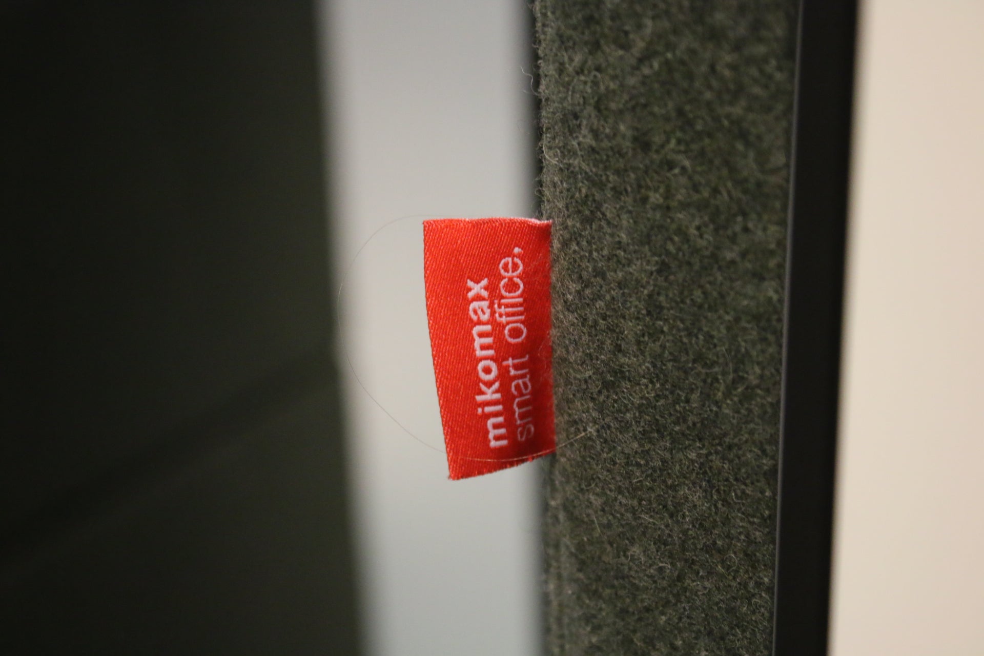 Mikomax Hush puhelinkoppi - Suomen Kalustekeskus