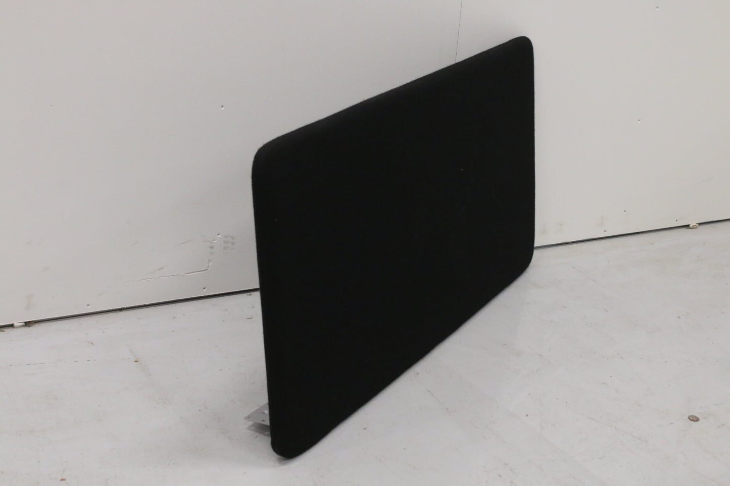 Musta Narbutas 120x60 pöytäsermi - Suomen Kalustekeskus