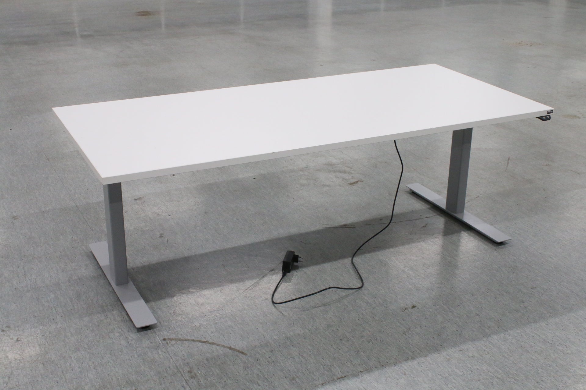 Pa - RI Sähköpöytä 180*80 - Suomen Kalustekeskus