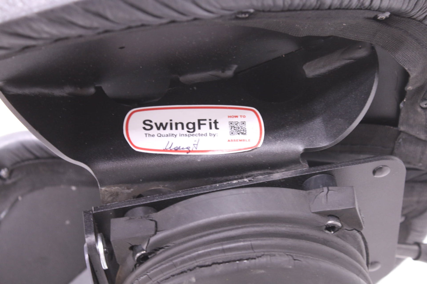 Salli Swingfit satulatuoli, musta nahka / kromi - Suomen Kalustekeskus