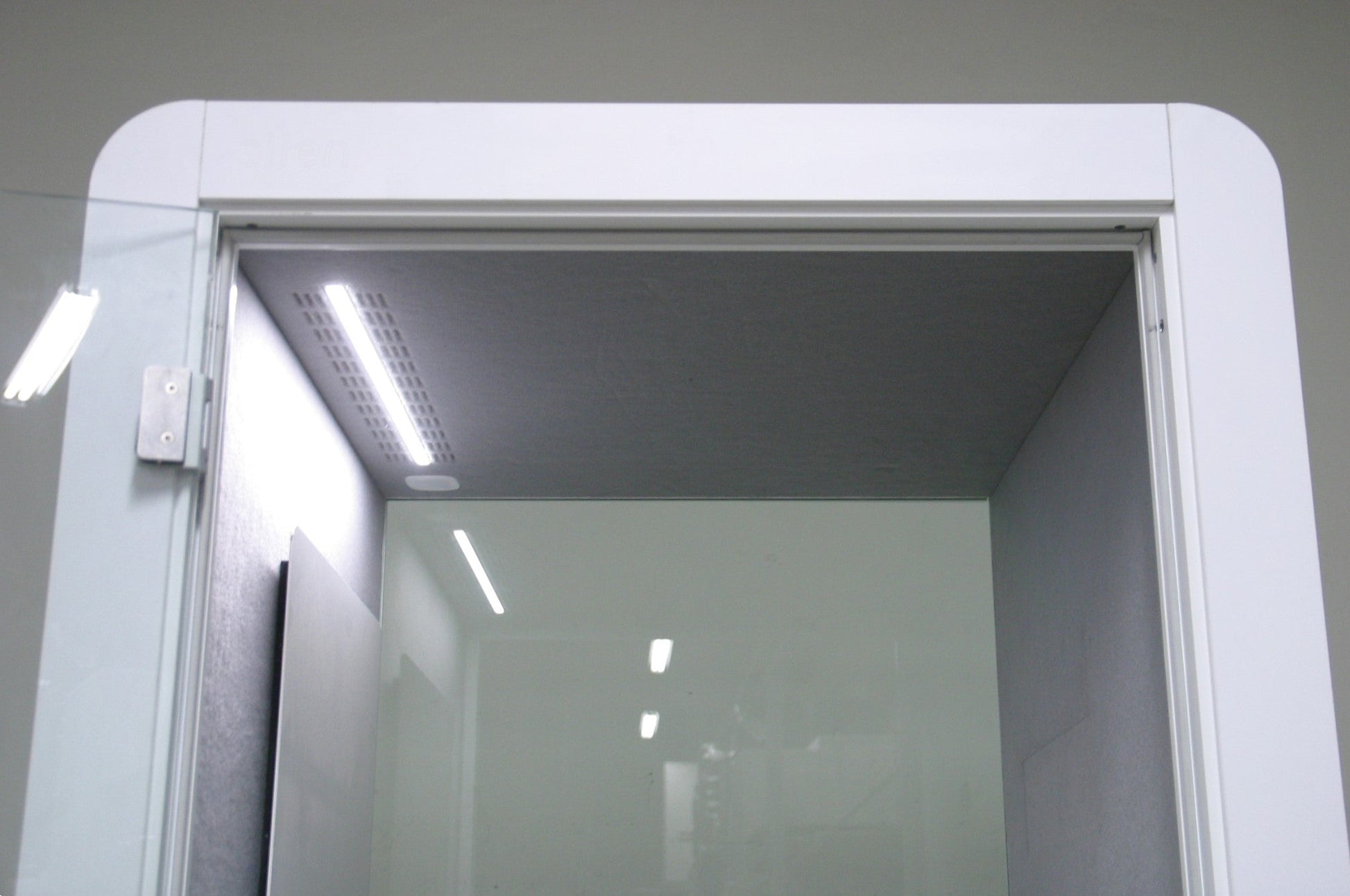 Silen Space 1 - puhelinkoppi - Suomen Kalustekeskus