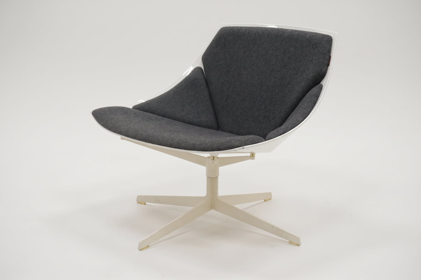 JEHS + LAUB, nojatuoli, "Space lepotuoli" Fritz Hansen, tummanharmaa