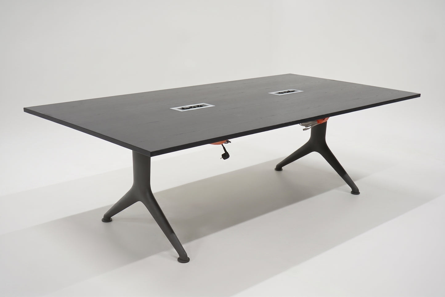 Sedus + Steelcase Think-neuvotteluryhmä kuudelle