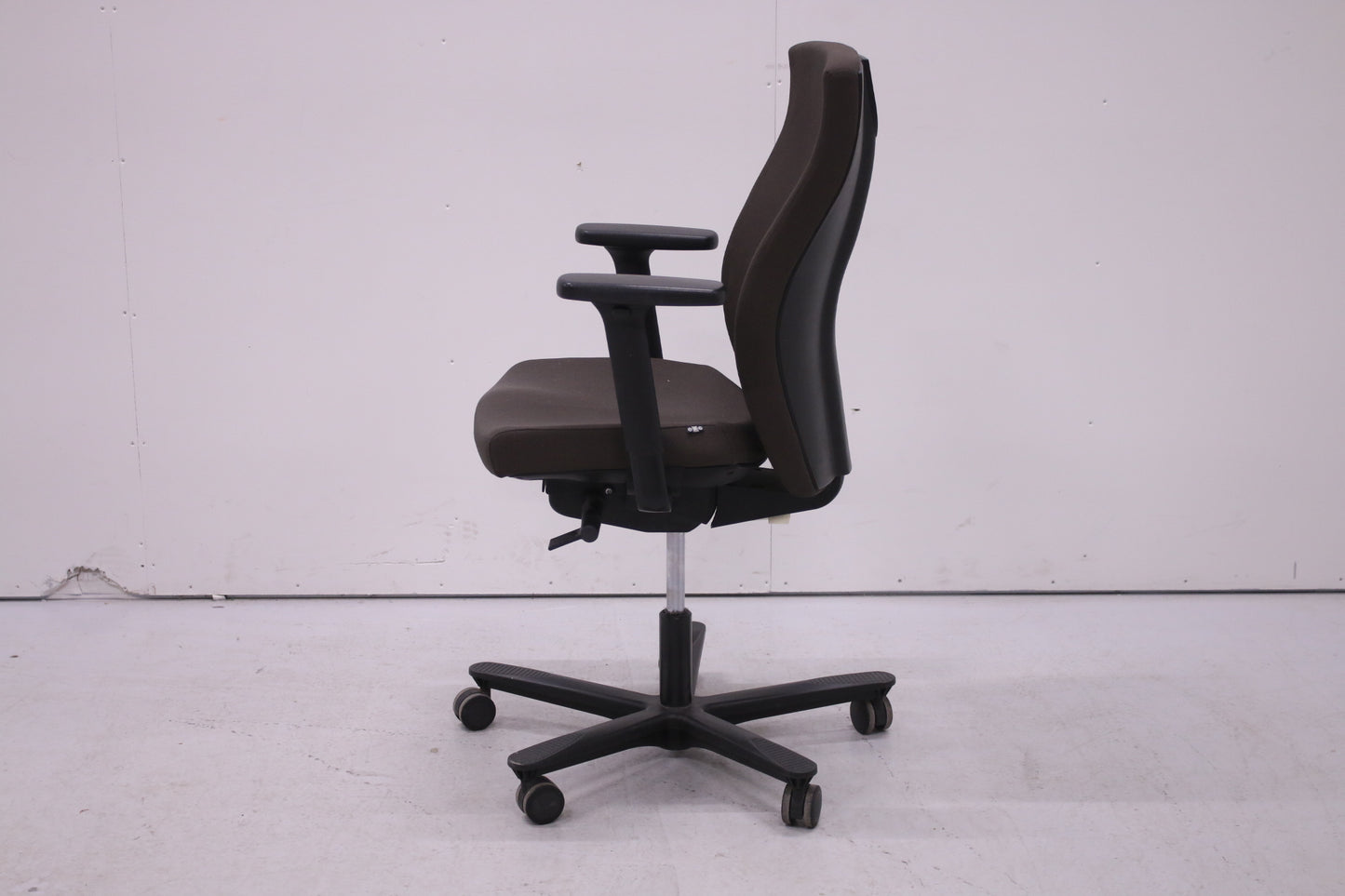 EFG Splice työtuoli - ruskea